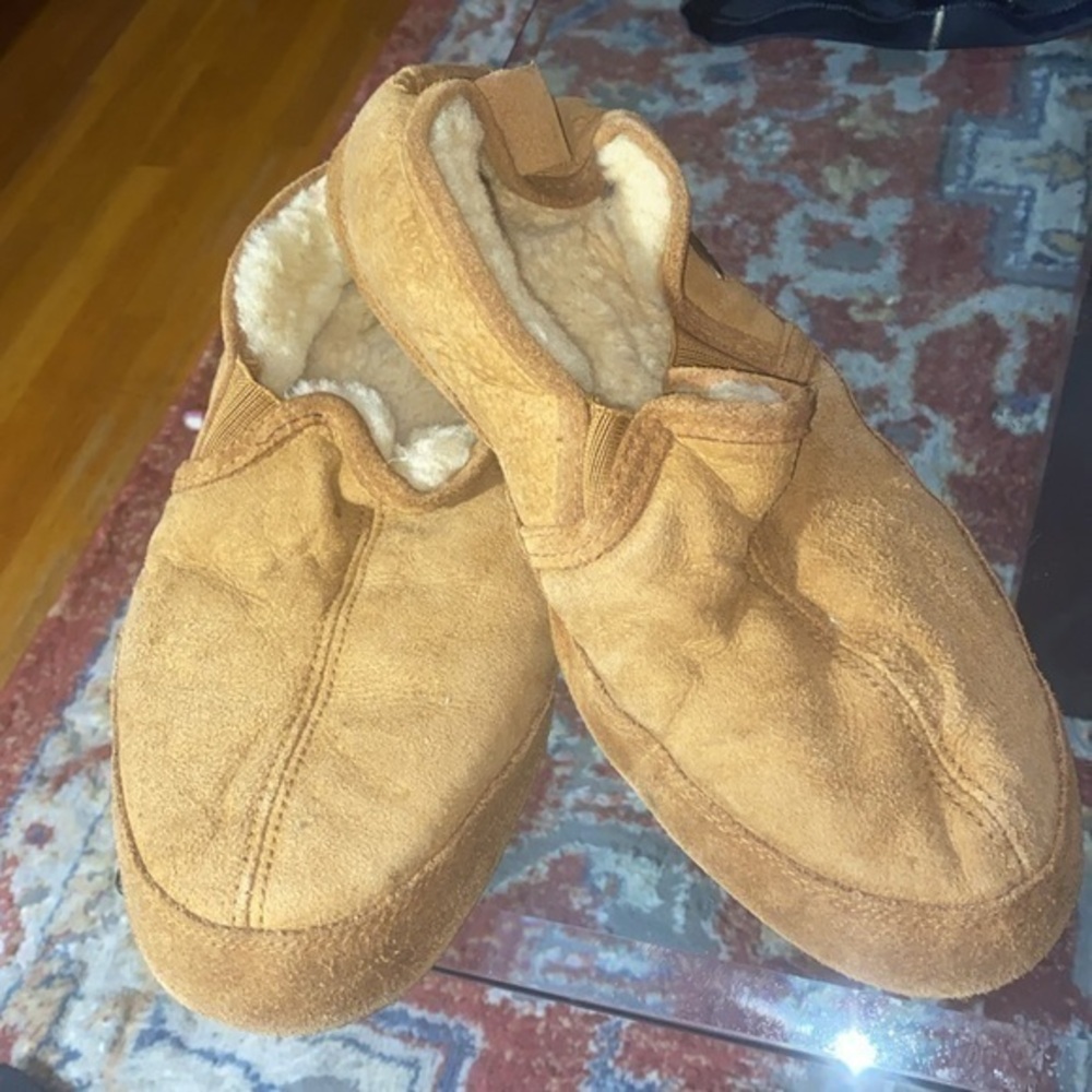 Men’s Acorn Slipper Tan Lined 7.5/8.5 sheepskin , fluffy